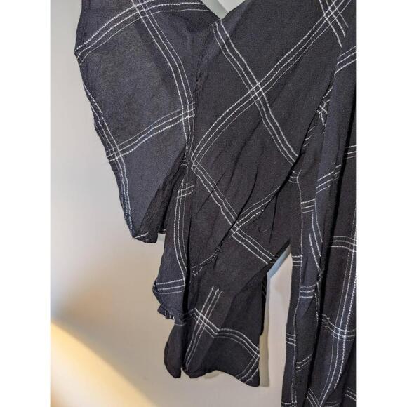 Vince Camuto Blouse Womens Size Large Black White Plaid Tunic Ruffle Sleeves - Picture 3 of 4
